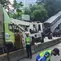 Petugas Ditlantas Polda Metro Jaya sedang melakukan pemeriksaan sebuah truk yang mengalami kecelakaan tunggal di Jalan Gatot Subroto dekat Halte Denpasar arah Timur, Rabu (25/2/2026). (Dok: Ditlantas Polda Metro Jaya)