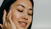 Tips Mengatasi Skin Barrier Wajah yang Rusak /copyright pexels/ Polina Kovaleva