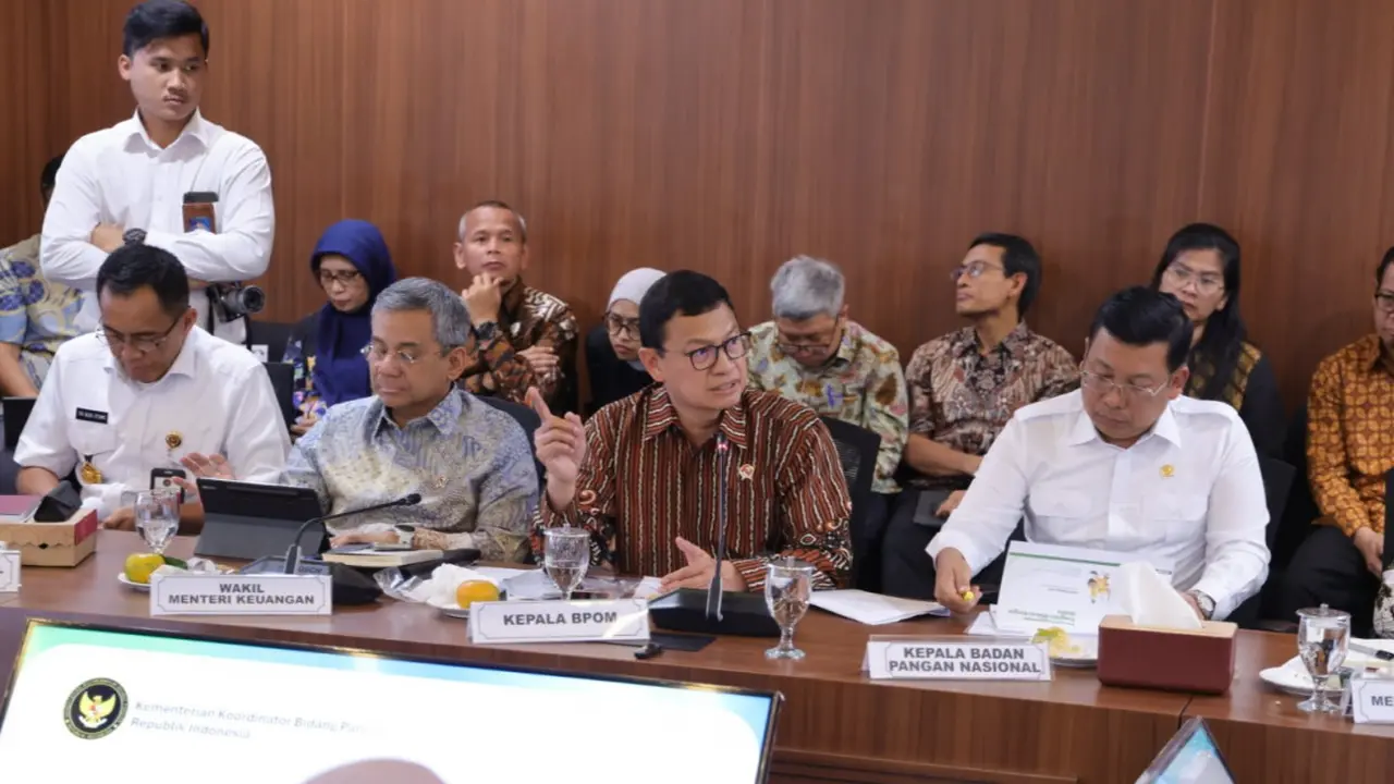 n. BPOM juga turut mengembangkan kapasitas sumber daya manusia (SDM) pelaksana program serta melakukan sertifikasi terhadap sarana produksi, khususnya unit Satuan Pelayanan Pemenuhan Gizi (SPPG).