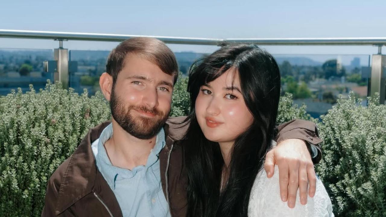 Jadi Menantu Titi DJ, Ini Profil Asher Novkov Bloom Suami Stephanie Poetri yang Bikin Penasaran