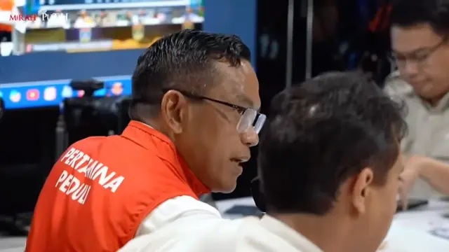 Direktur Utama PT Pertamina (Persero) Simon Aloysius Mantiri, melaporkan sejumlah langkah strategis Pertamina untuk mengupayakan kelancaran pasokan BBM dan LPG di wilayah terdampak banjir bandang Sumatera. (Foto: Pertamina)