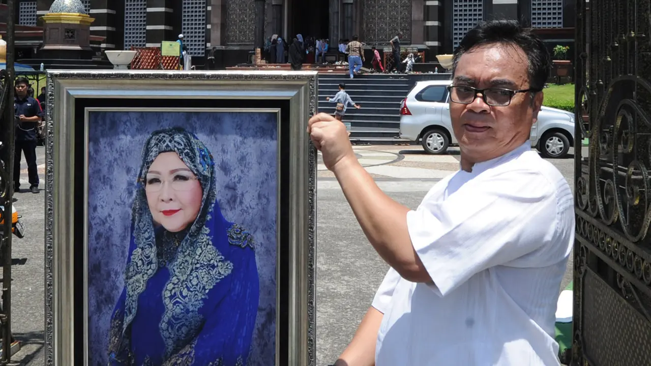 Pemakaman Dian Al Mahri