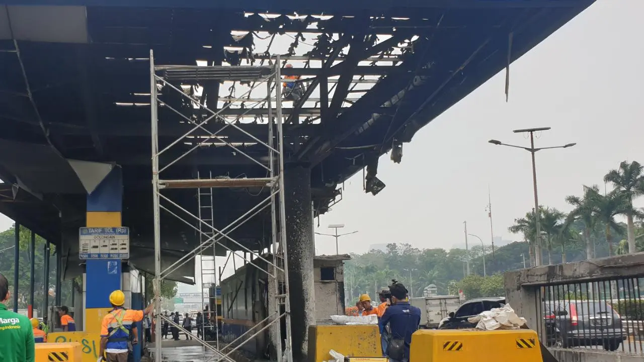 Fasilitas jalan tol milik Jasa Marga yang rusak akibat demo. Dok Jasa Marga