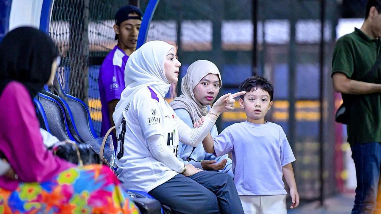 Kompaknya 2 Putri Haldy Sabri Foto Bareng Anak-Anak Irish Bella, Pose Gemas dengan Adik Sambung