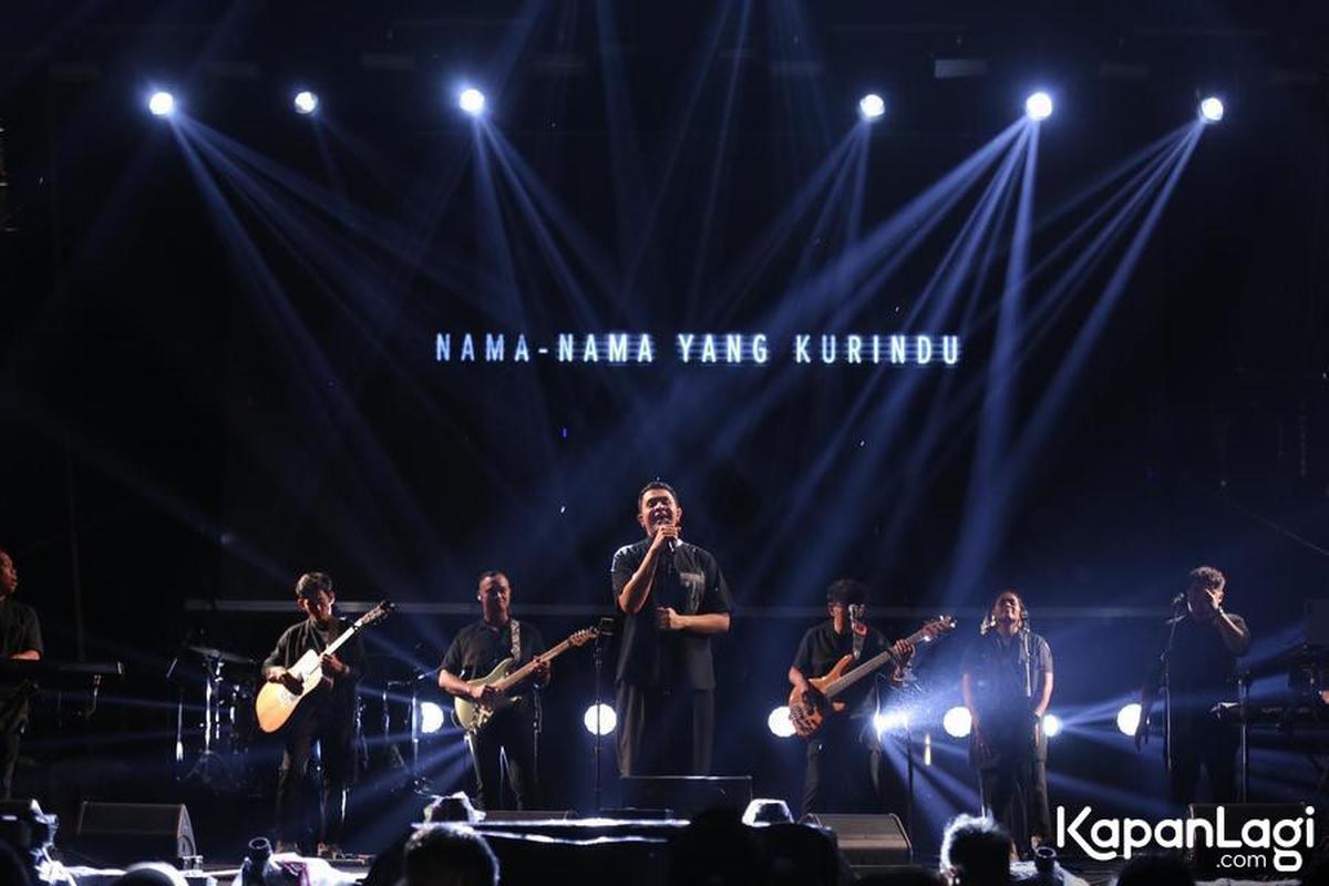 9 Potret Tulus di Panggung KapanLagi Buka Bareng (KLBB) BRI Festival 2025, Sukses Menutup Keseruan Hari Pertama