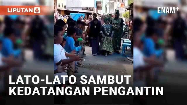 Demam lato-lato dirasakan hampir seluruh Indonesia dan menjadi tren dengan suara khasnya. Seolah tak mau ketinggalan, sebuah hajatan pernikahan pun memakai lato-lato. Mau ikut tren lato-lato pora ini untuk pernikahan Anda?
