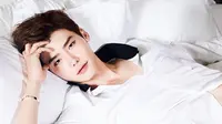 Demi Pendidikan, Lee Jong Suk Tunda Wamil