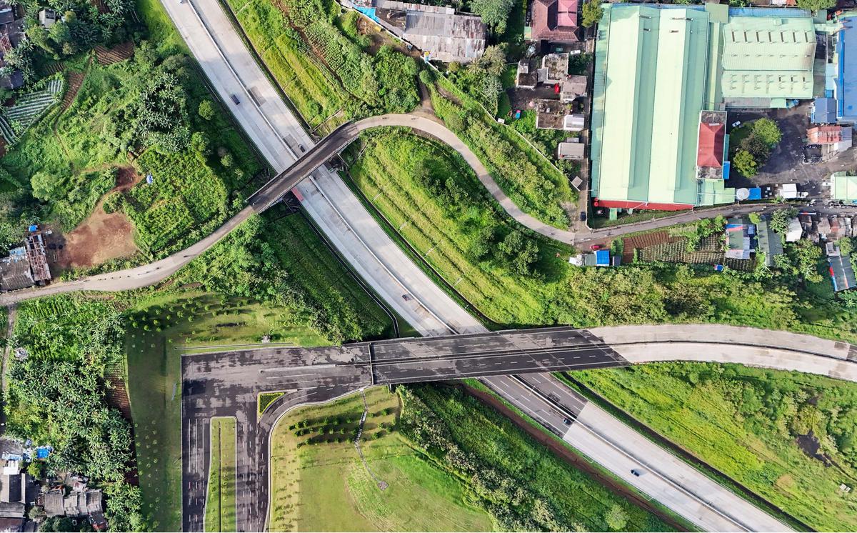 FOTO: Panorama Mempesona Tol Bocimi, Urat Nadi Baru Penghubung Jawa Barat Selatan