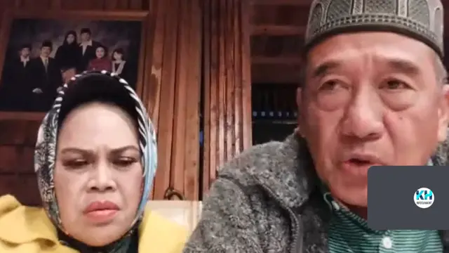Hetty Koes Endang yang didampingi manajer sekaligus suaminya, Yusuf Faishal