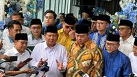 Lima ketum parpol koalisi pemerintah menggelar pertemuan bersama Presiden Jokowi di Kantor DPP PAN, Jaksel, Minggu (2/4/2023). Mereka adalah Prabowo Subianto, Airlangga Hartarto, Muhaimin Iskandar, Muhamad Mardiono, dan Zulkifli Hasan.