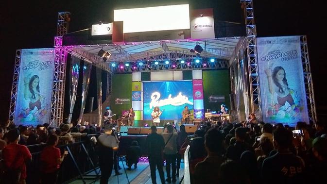 Keseruan acara #BhayPlastik di Kota Bandung, Jawa Barat. (Liputan6.com/Winike Novitasari)