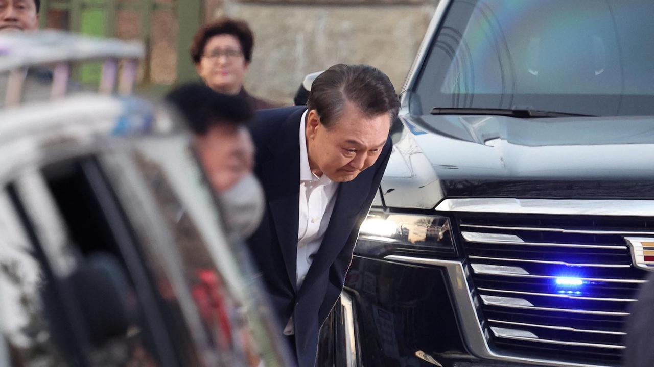 FOTO: Presiden Korsel Yoon Suk Yeol Dibebaskan Usai 52 Hari Ditahan