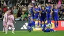 Inter Miami mencetak gol ketika memasuki injury time. Lionel Messi membobol gawang Cruz Azul lewat eksekusi tendangan bebas. (AP Photo/Rebecca Blackwell)