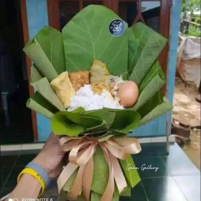 6 Potret Hiasan Makanan Nyeleneh Ini Bikin Tepuk Jidat, Estetik Tapi Kocak