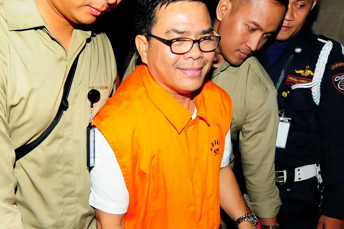 20150917-KPK Jebloskan Mantan Anggota DPRD Riau ke Tahanan-Jakarta