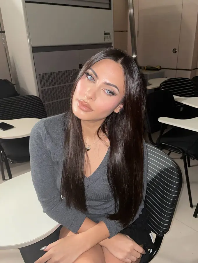 Pesona Valerie Thomas dengan Foxy Makeup, Disebut Megan Fox-nya Indonesia