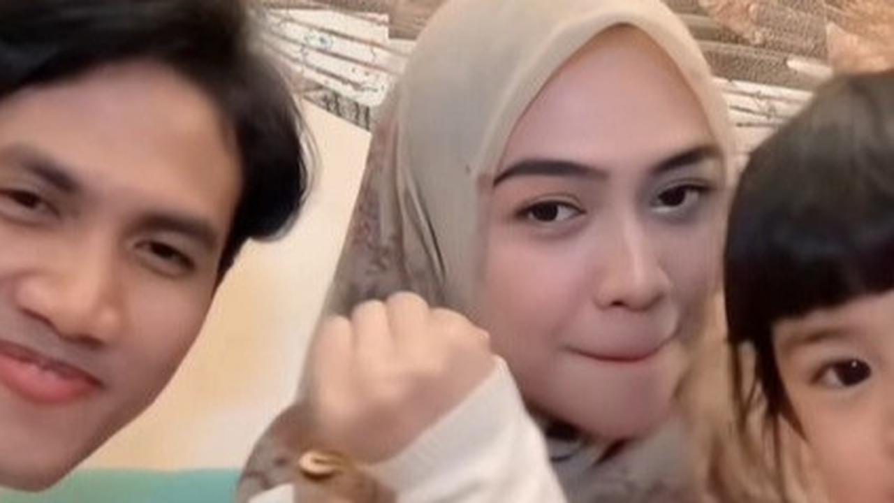 7 Potret Ganteng Evan WMD Sosok Pria yang Dikabarkan Teman Spesial Ria Ricis dan Sudah Dikenalkan pada Moana