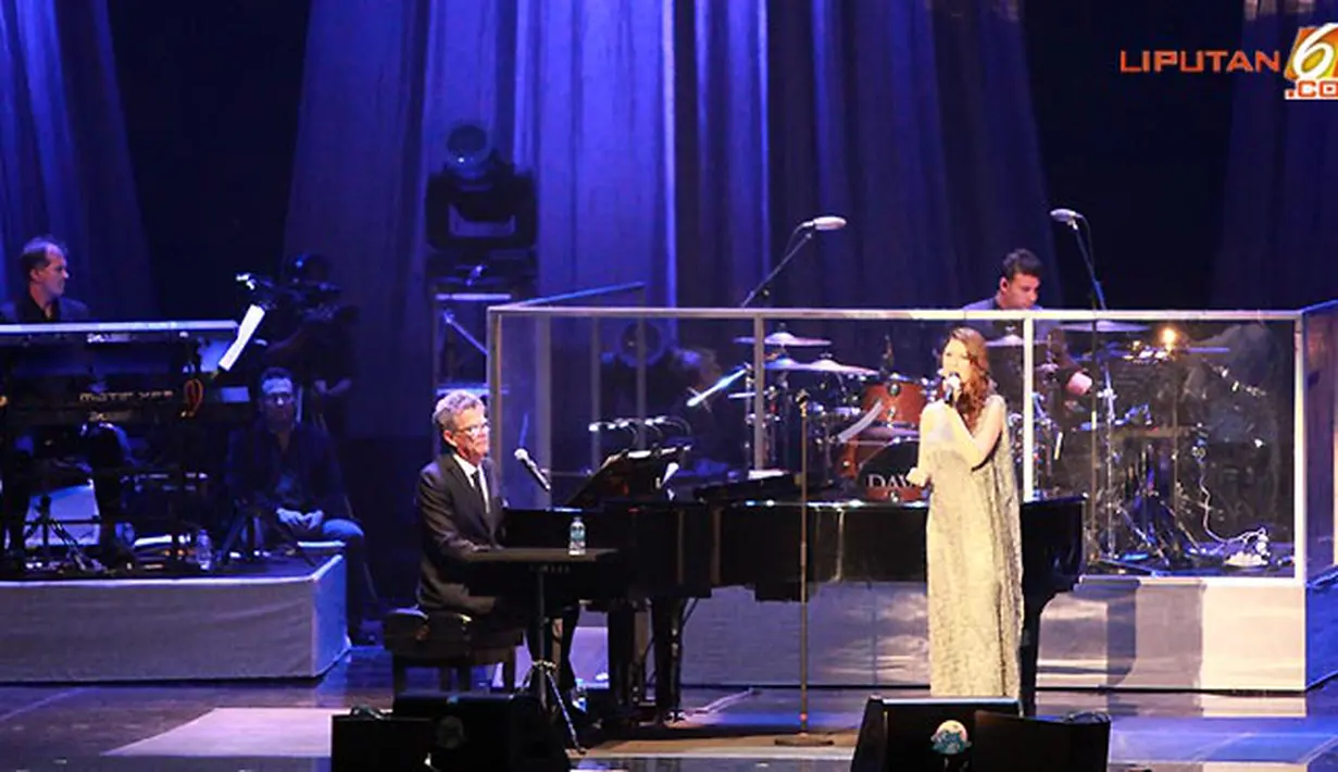 Konser David Foster and Friends Asia Tour 2012 di Mata Elang International Stadium, Ancol, Jakarta. (Foto: Arfianto)