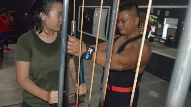 Lettu Kav Zet Yakhin Latih Warga Fitnes Gratis