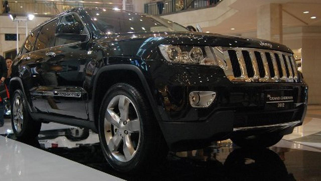 Jeep Grand Cherokee Overland (Nazar Ray)