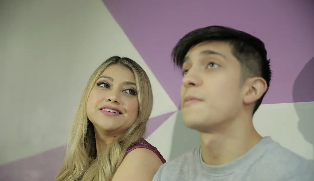 Sarah Azhari dan Albany Ray