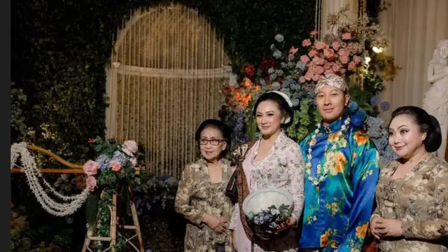 Darma Mangkuluhur setelah Prosesi siraman. [@mitahardo]