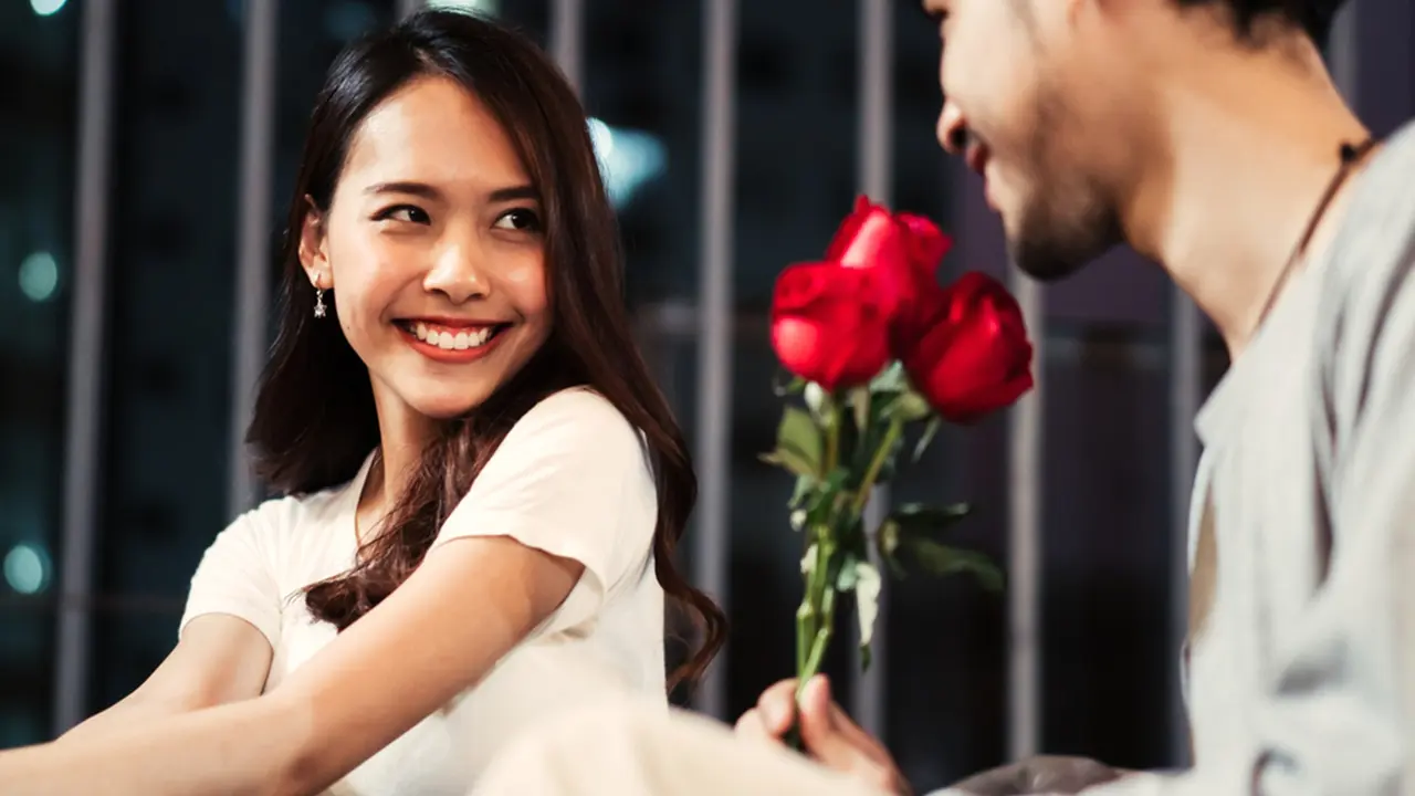 perempuan dan jatuh cinta