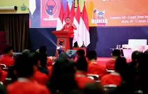 ​Sekretaris Jenderal DPP PDIP, Hasto Kristiyanto saat menjadi pembicara dalam acara Bimbingan Teknis (Bimtek) yang dihadiri para anggota DPRD tingkat provinsi maupun kabupaten/kota dari seluruh Indonesia. (Foto: Tim Media PDIP).