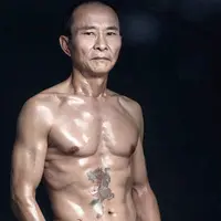 Liang Xiang, kakek berperut 'six-pack'. (CEN)