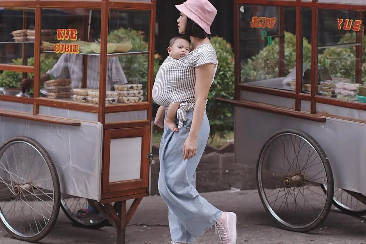 [Bintang] Anti Mainstream, Spot OOTD Andien Aisyah Ini Super Unik Sekaligus Fashionable