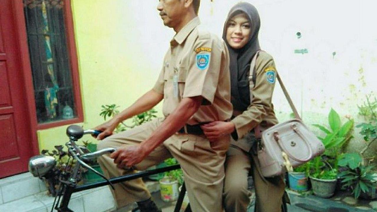 Unggah Status Baru, Rizma Si Guru Cantik Asal Tegal Marah-marah?