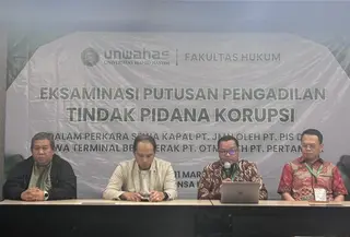 15 Pakar hukum dari berbagai perguruan tinggi dan ahli di bidang pengadaan barang dan jasa mengungkapkan hasil sidang eksaminasi kasus korupsi minyak mentah. (Foto: Istimewa)