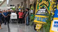 Jenazah Lukas Enembe disemayamkan di rumah duka Sentosa, Jakarta Pusat. (Foto: Rahmat Baihaqi/Merdeka.com).