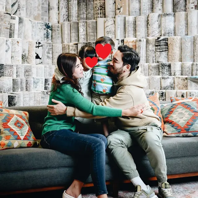 Potret Keluarga Kecil Jeje Govinda dan Syahnaz Sadiqah