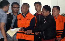 Bupati Tulungagung Pakai Rompi Oranye dan Jadi Tersangka Kasus Pemerasan: Mohon Maaf