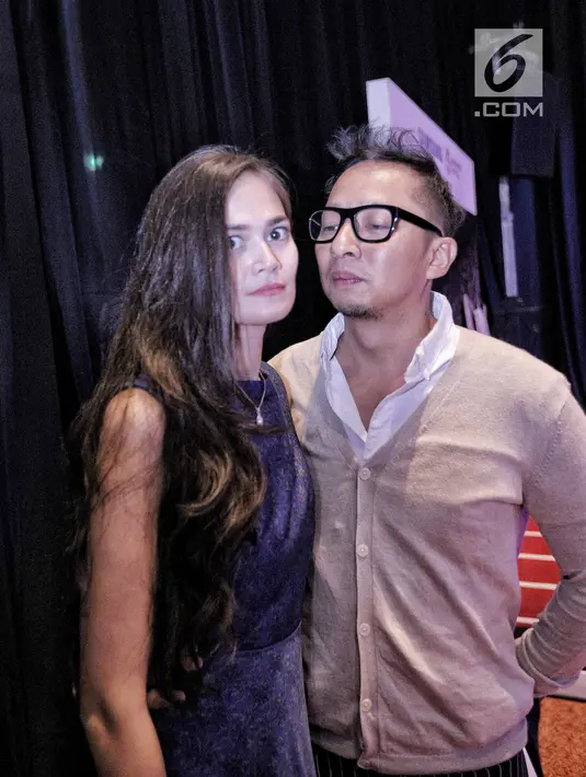 Pasangan Ringgo Agus Rahman dan Sabai Morscheck saat ditemui dalam launching sebuah produk di Jakarta, Kamis (23/8). Ringgo Agus dan Sabai Morscheck selalu tampil harmonis dan jarang diterpa berita miring. (Liputan6.com/Faizal Fanani)