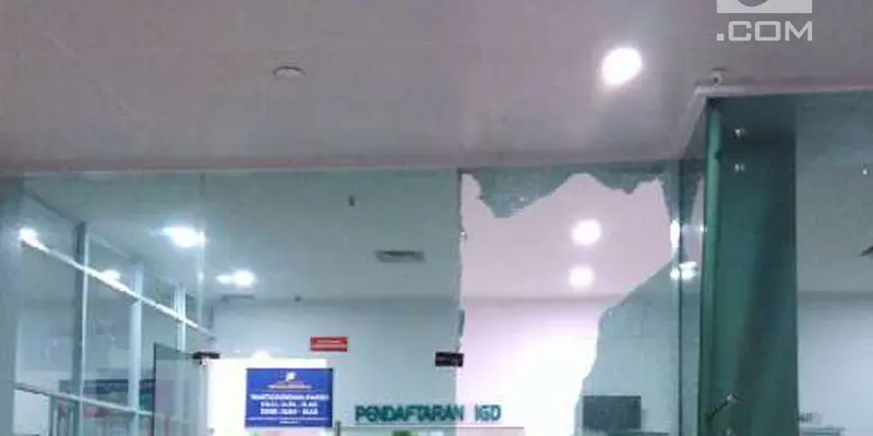 PHOTO: Gempa Guncang Pulau Jawa, Rumah Sakit di Banyumas Rusak Parah
