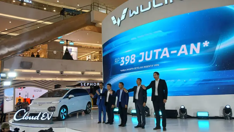 Wuling Motors resmi meluncurkan mobil listrik terbarunya, Cloud EV di Indonesia.