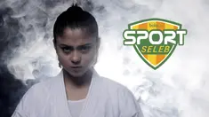 Karateka DKI Jakarta, Maya Sheva, berpose saat sesi pemotretan di Stadio Bola.com, Jakarta, Kamis (13/4/2017). (Bola.com/M Iqbal Ichsan) 
