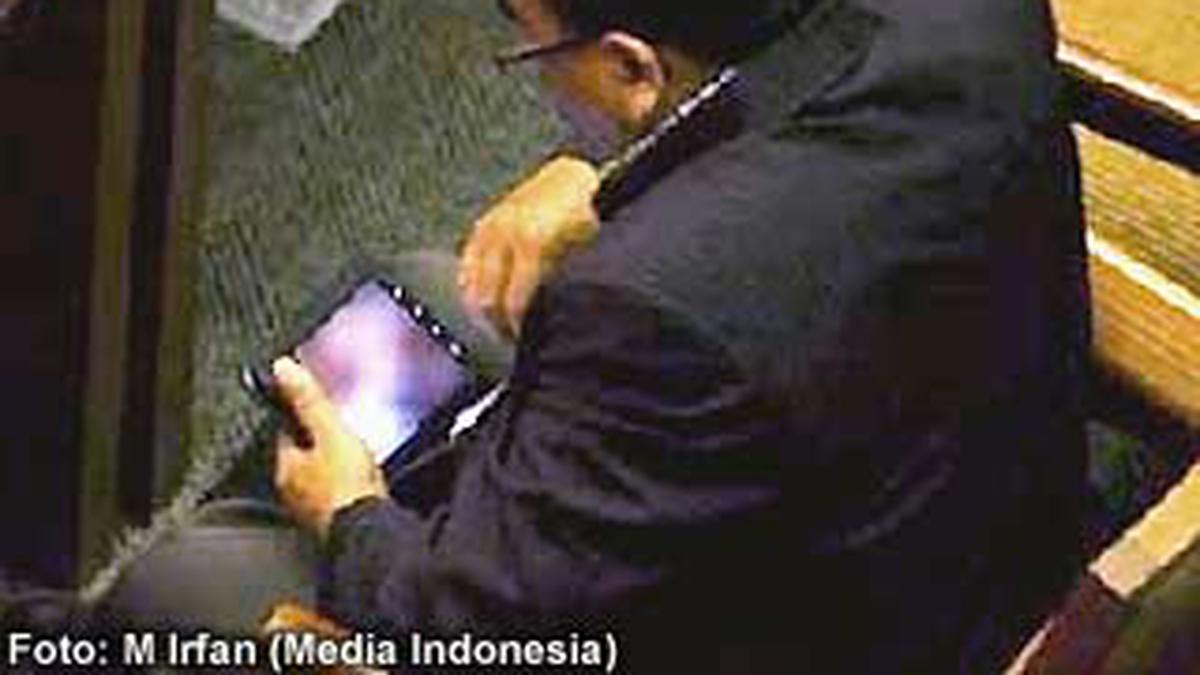 Astaga! Anggota DPR Nonton Video Porno - News Liputan6.com