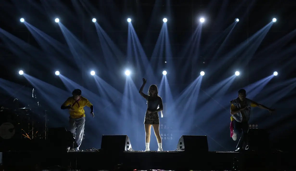 Bunga Citra Lestari di panggung Pestapora hari kedua, Sabtu (21/9/2024). [Foto: Adrian Putra/Fimela]