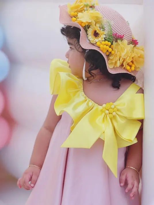 <p>Kecantikan Lili disebut mirip Barbie. "Ayang muka nya barbie banget MasyaAllah," kata salah satu warganet. (Foto: Instagram/ tasyafarasya)</p>