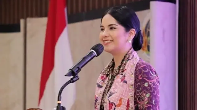 Tampilan Annisa Pohan Padukan Outfit dengan Sentuhan Selendang (Instagram/@annisayudhoyono)