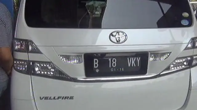 Zaskia Gotik Tak Peduli Mobil Mewah Vicky Dijual
