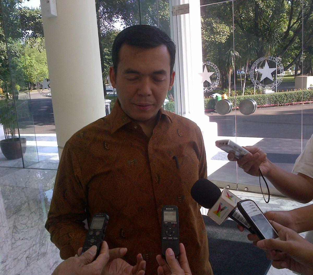 Menurut Direktur Jenderal Imigrasi Kementerian Hukum dan HAM Silmy Karim, tren seperti ini tidak boleh diabaikan. Sebab Indonesia juga harus memanfaatkan intelejensi anak bangsa dan tidak hanya mengandalkan sumber daya alam yang melimpah.