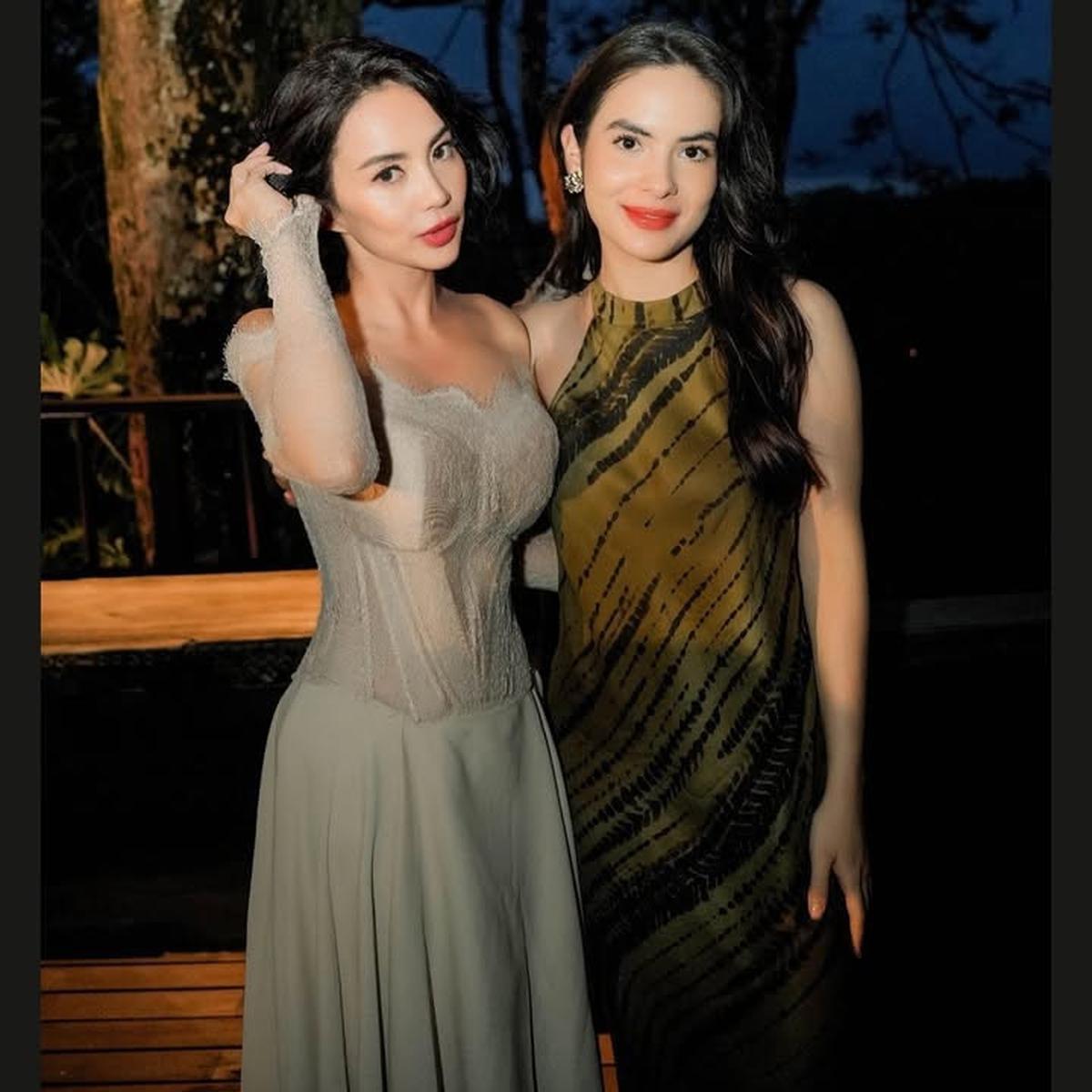 Dikabarkan Dekat dengan Ari Lasso, 7 Potret Dearly Djoshua di Pernikahan Luna Maya - Foto Bareng Seleb Lain dan Tampak Akrab