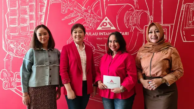 Selebgram Almiranti Fira.