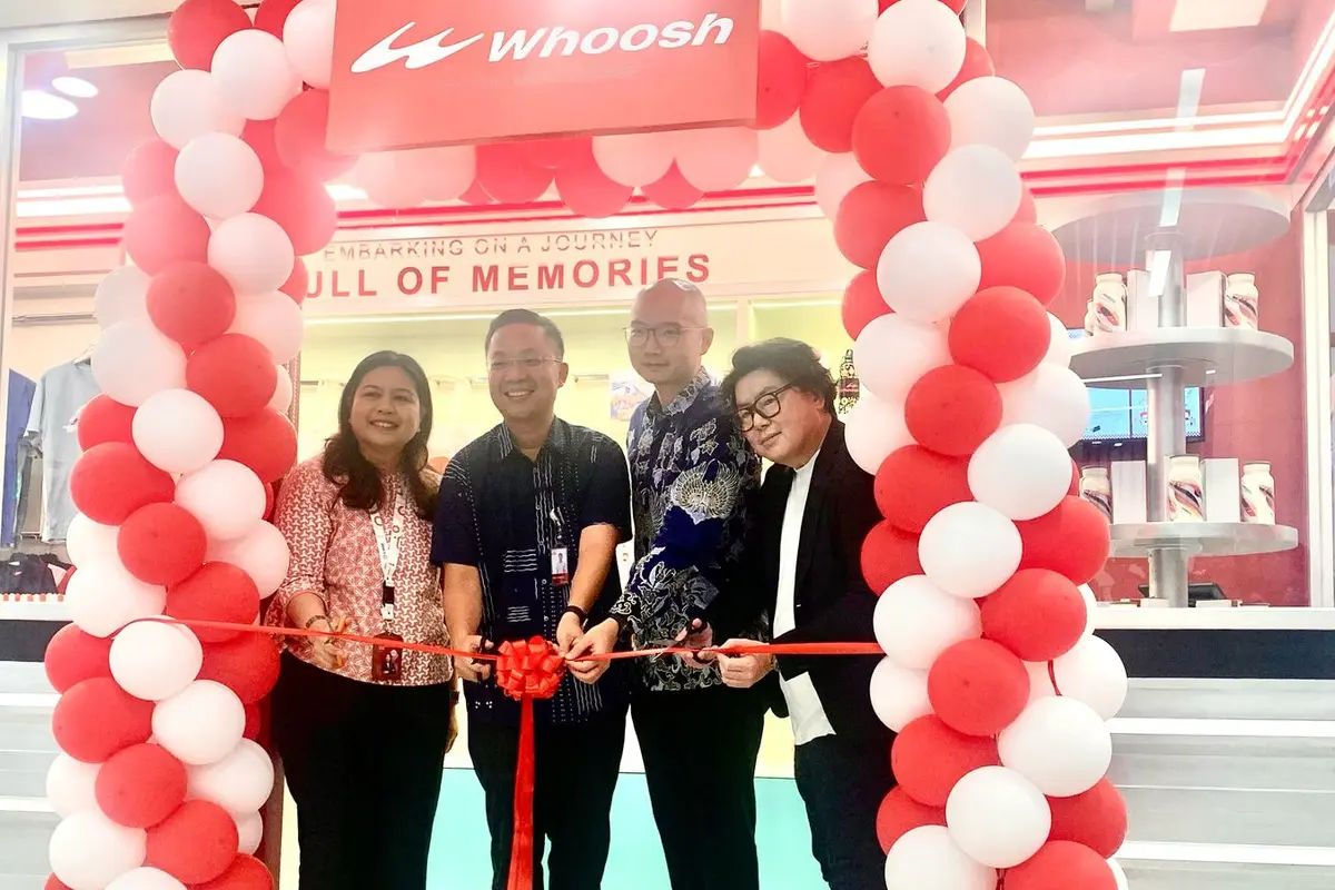 Merchandise Kereta Cepat Whoosh