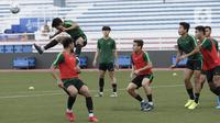 Suasana saat latihan Timnas Indonesia U-22 di Stadion Rizal Memorial, Manila, Senin (25/11/2019). Latihan ini persiapan jelang laga SEA Games 2019 melawan Thailand. (Bola.com/M Iqbal Ichsan)