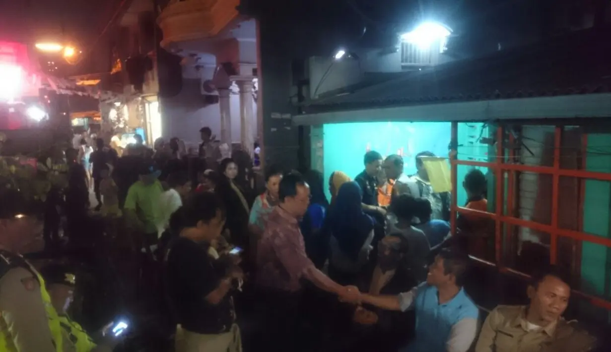 Di kawasan kampung artis Tangkiwood Mangga Besar, Jakarta Barat, nenek yang juga bermain dalam film Peristiwa 10 November (1956), itu hidup memprihatinkan. Bahkan, beberapa hari lalu diadakan galang dana. (Bambang E Ros/Bintang.com)